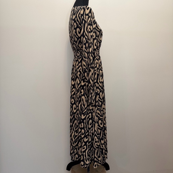 Boden Jersey Midi Dress Women 6 Black Ikat V‑Neck Long Sleeve Smocked Waist Cuff - Picture 4 of 12